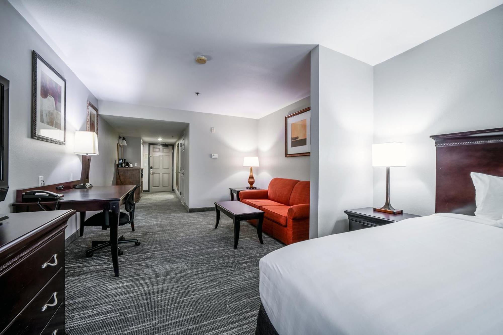 Hotel Country & By Radisson, At Mills, Ca 3*