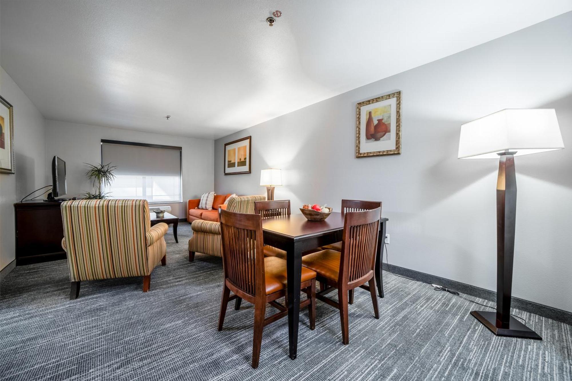 Country & By Radisson, At Mills, Ca Hotel