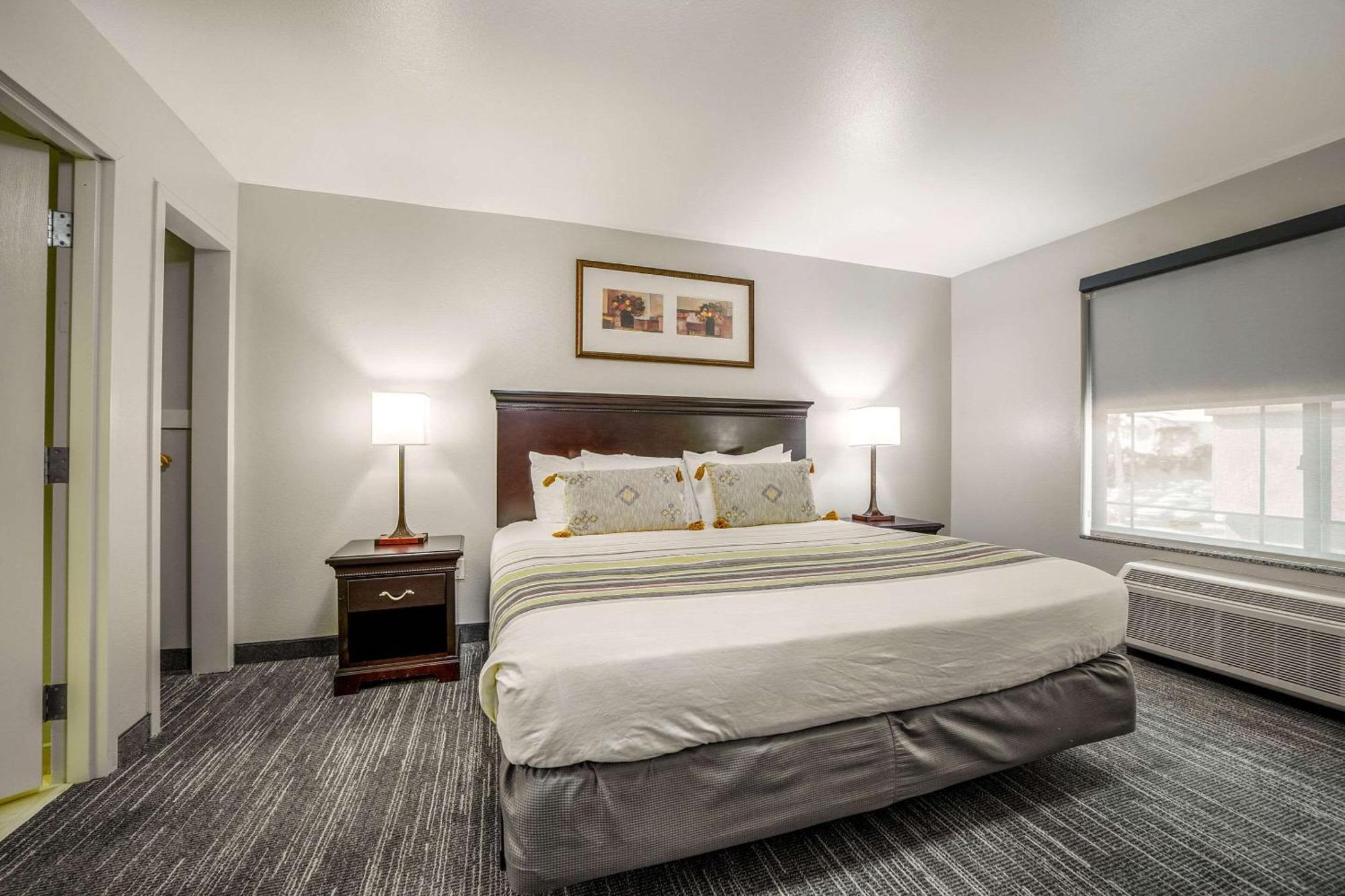 Country & By Radisson, At Mills, Ca 3* Ontario