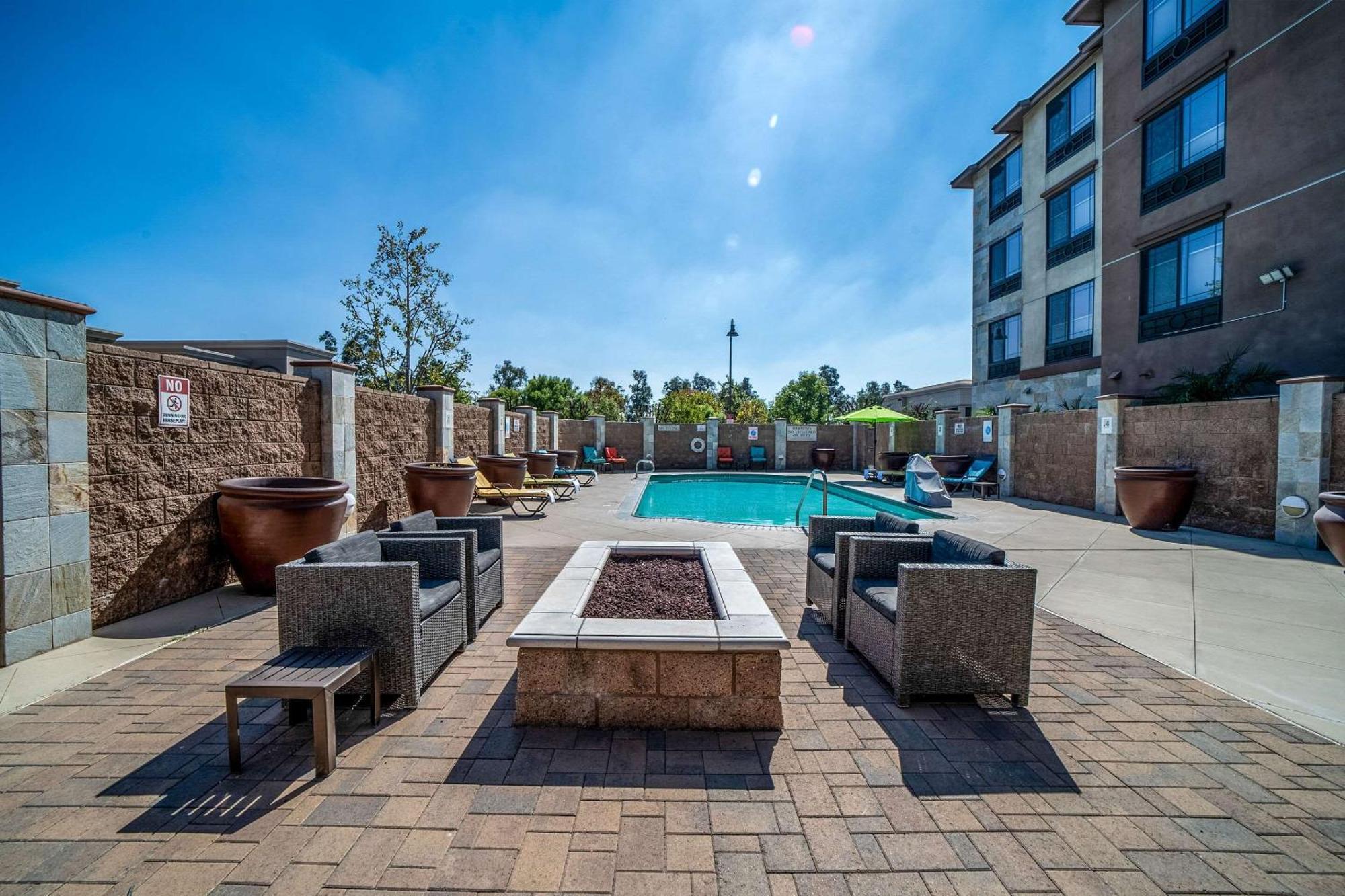 Country & By Radisson, At Mills, Ca Hotel Ontario