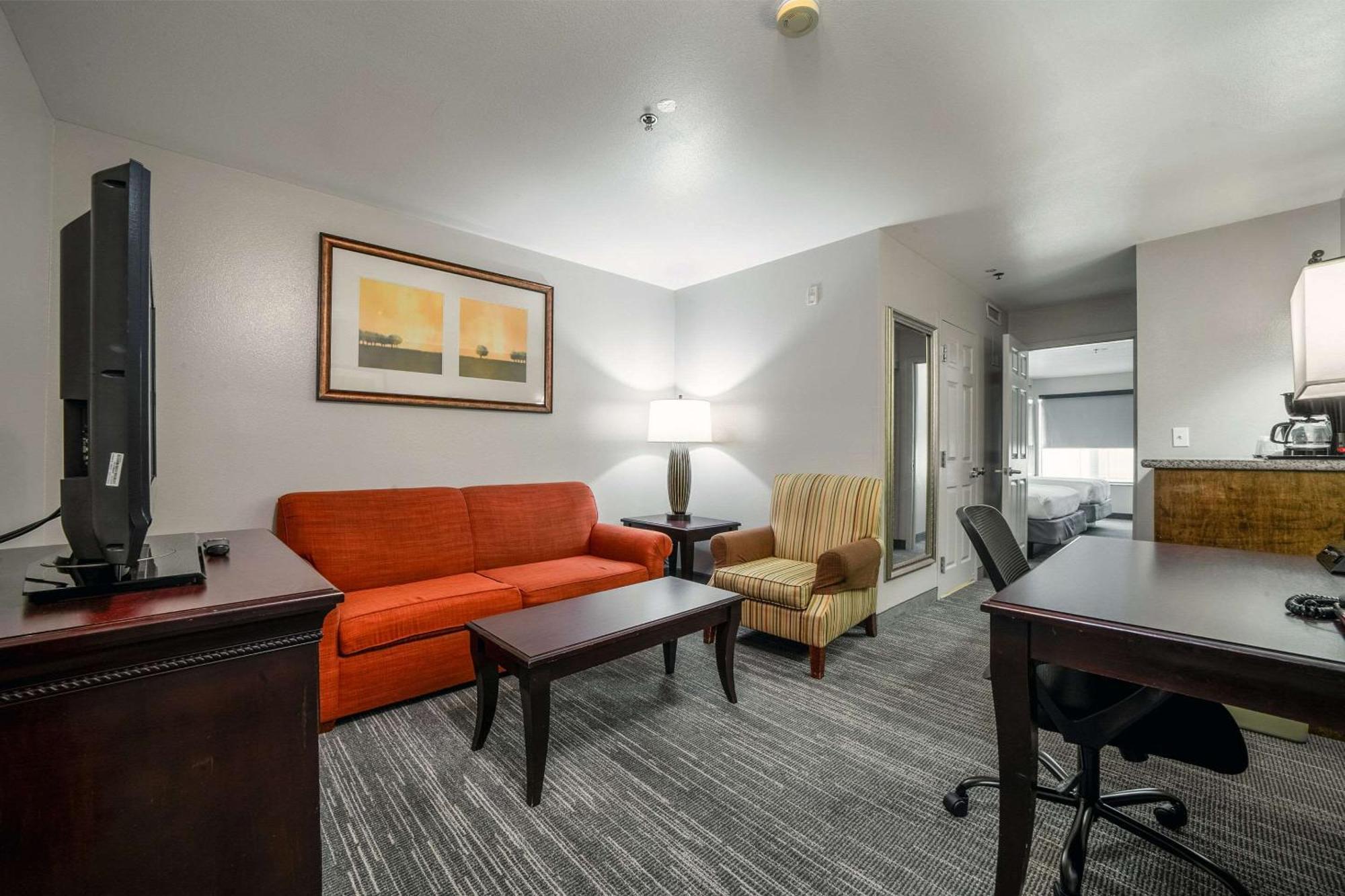 Country & By Radisson, At Mills, Ca Hotel 3*