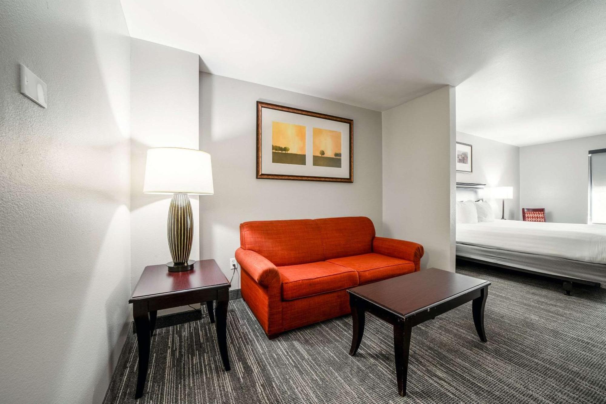 Country & By Radisson, At Mills, Ca Ontario