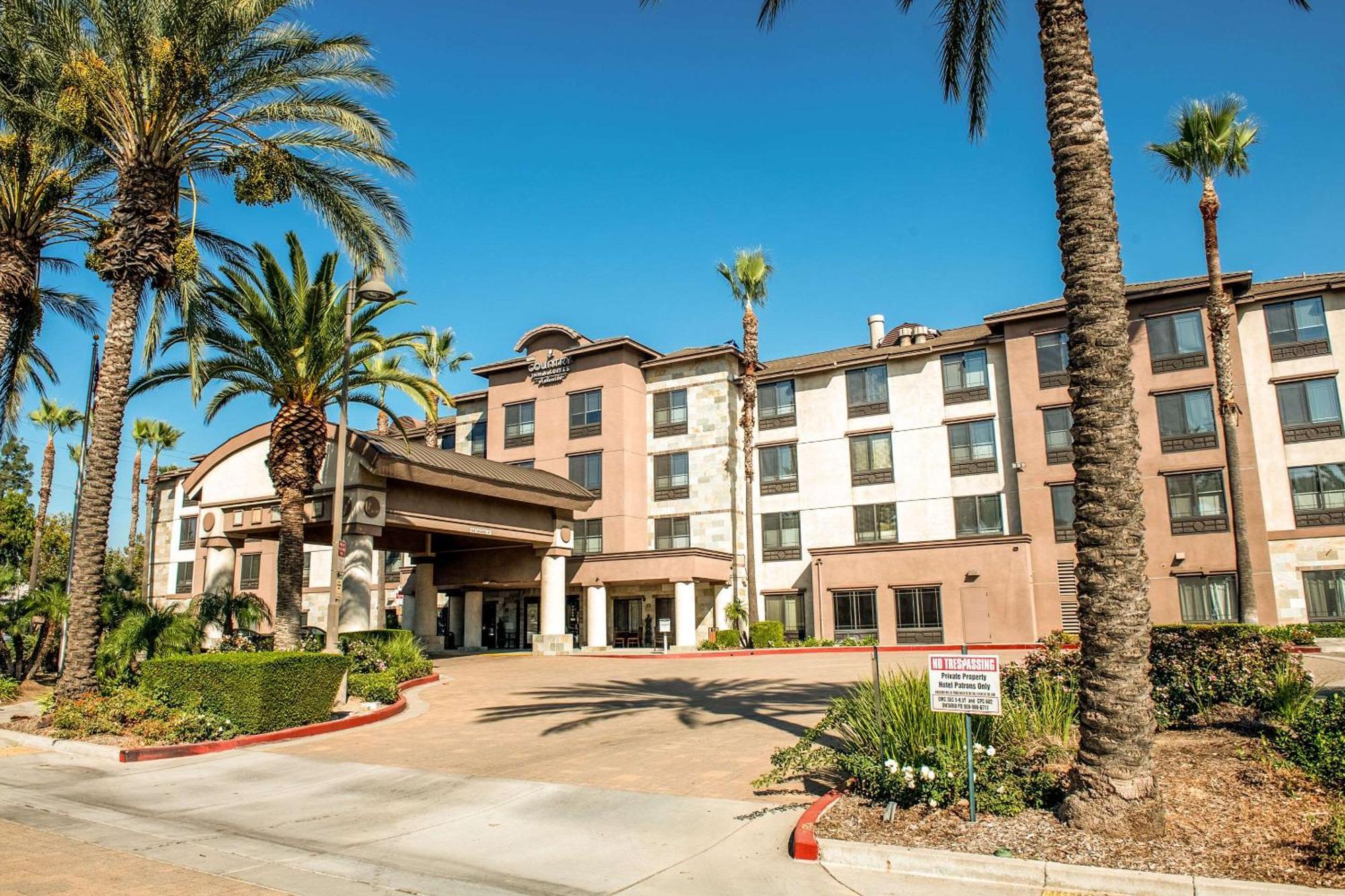 Hotel Country & By Radisson, At Mills, Ca Ontario