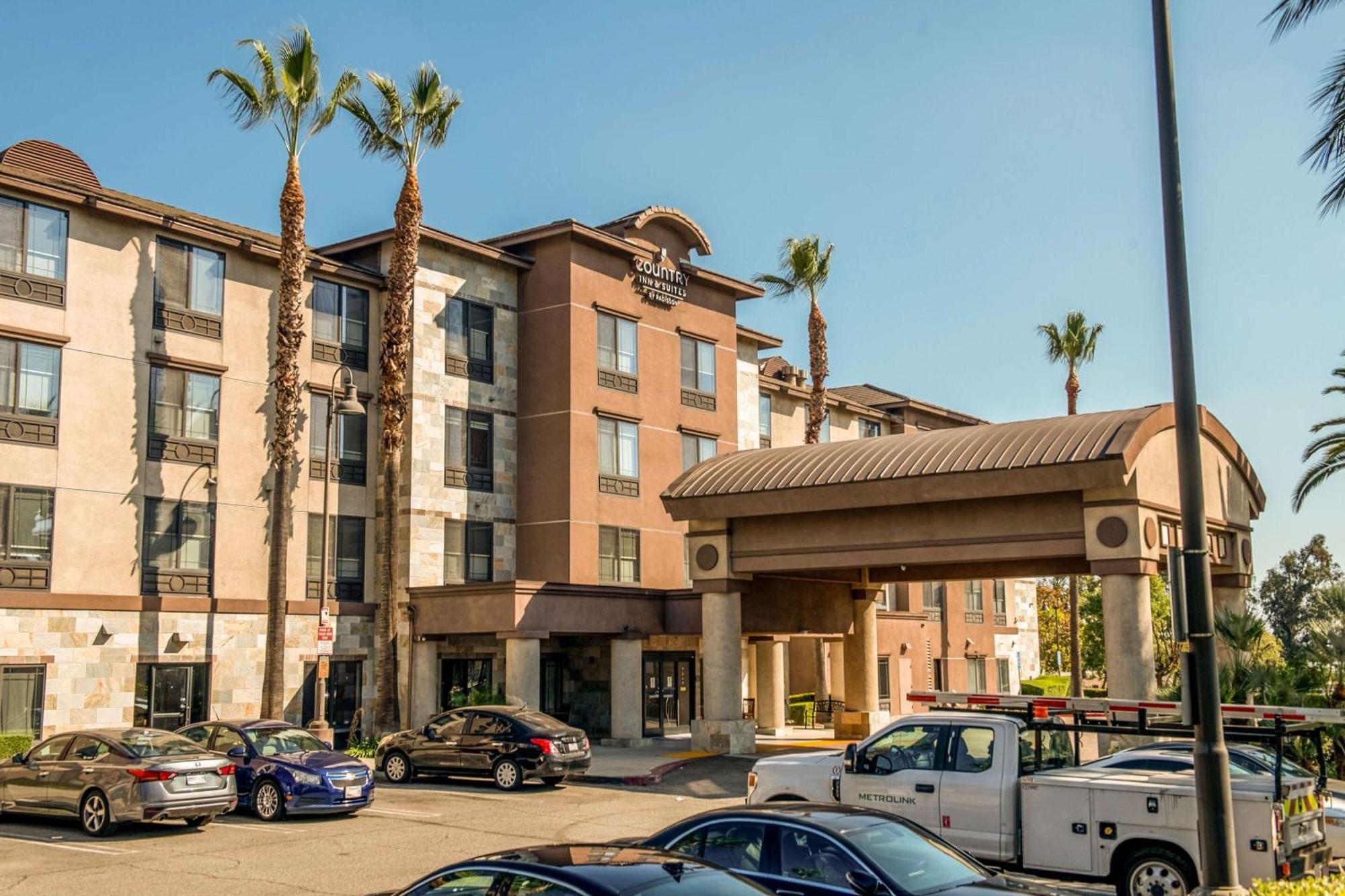Hotel Country & By Radisson, At Mills, Ca Ontario