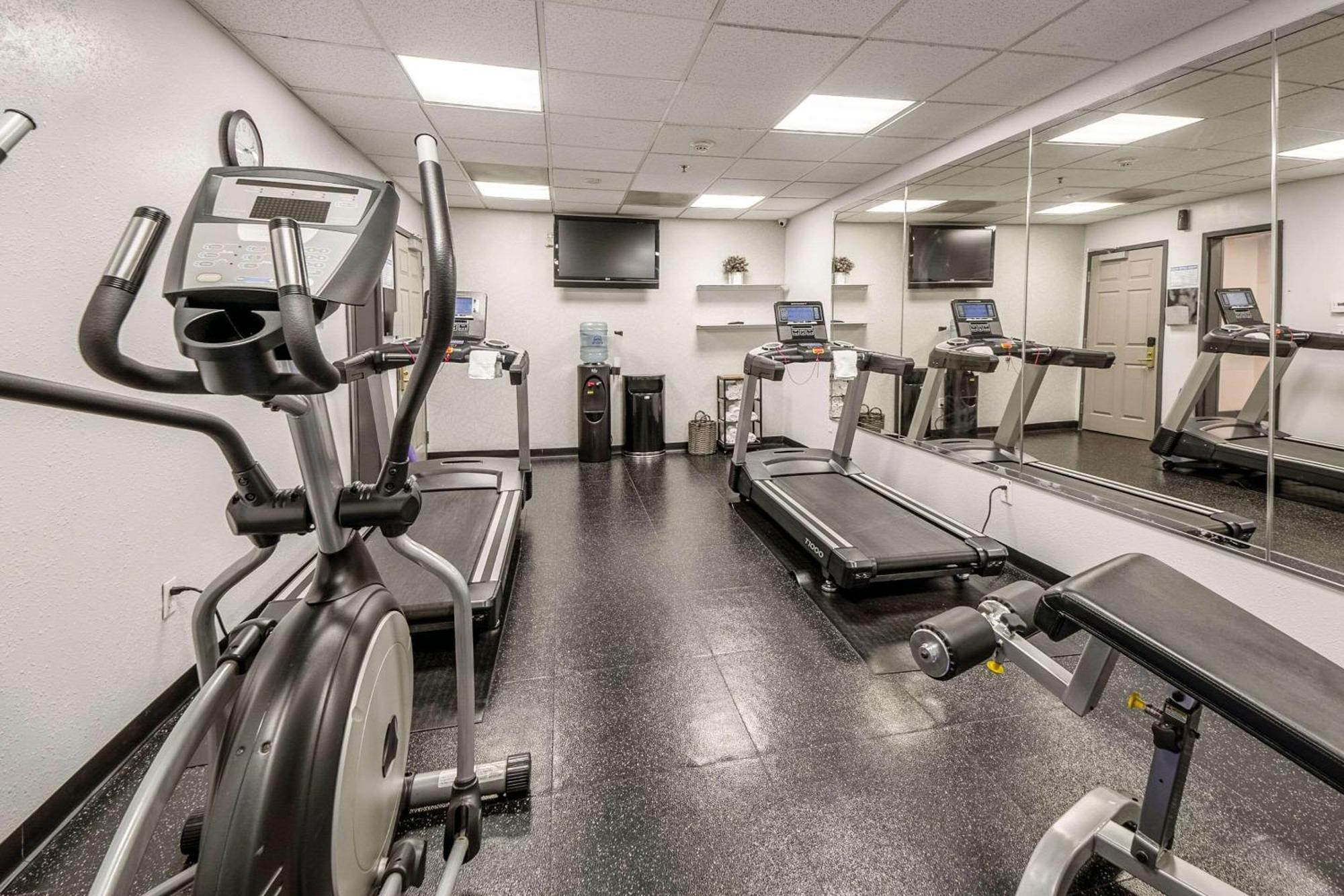 Country Inn&suites By Radisson, At Mills, Ca Ontario