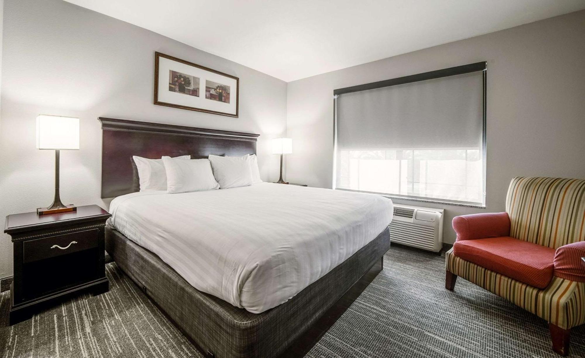 Country Inn&suites By Radisson, At Mills, Ca Hotel
