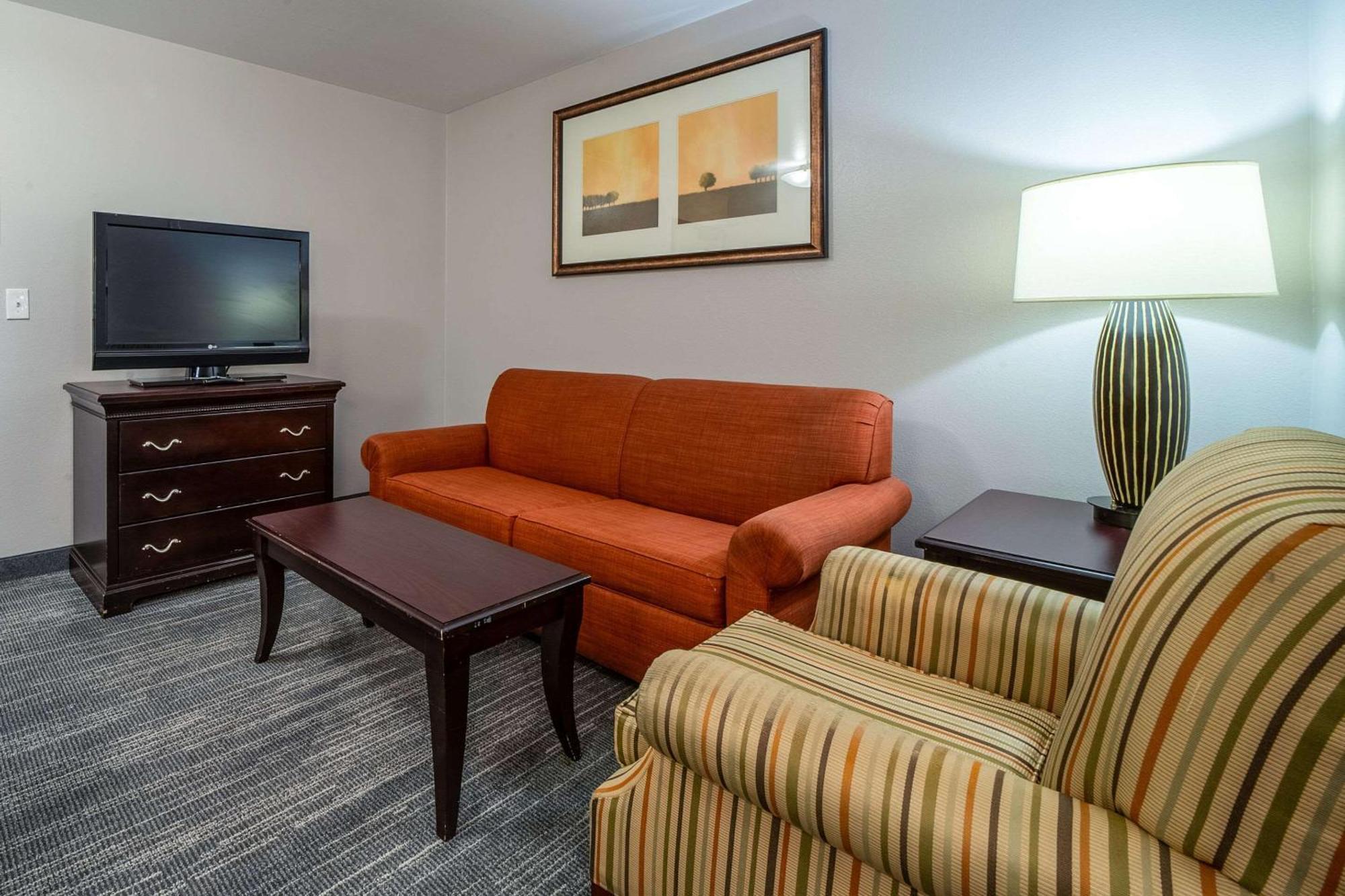 Hotel Country Inn&suites By Radisson, At Mills, Ca 3*