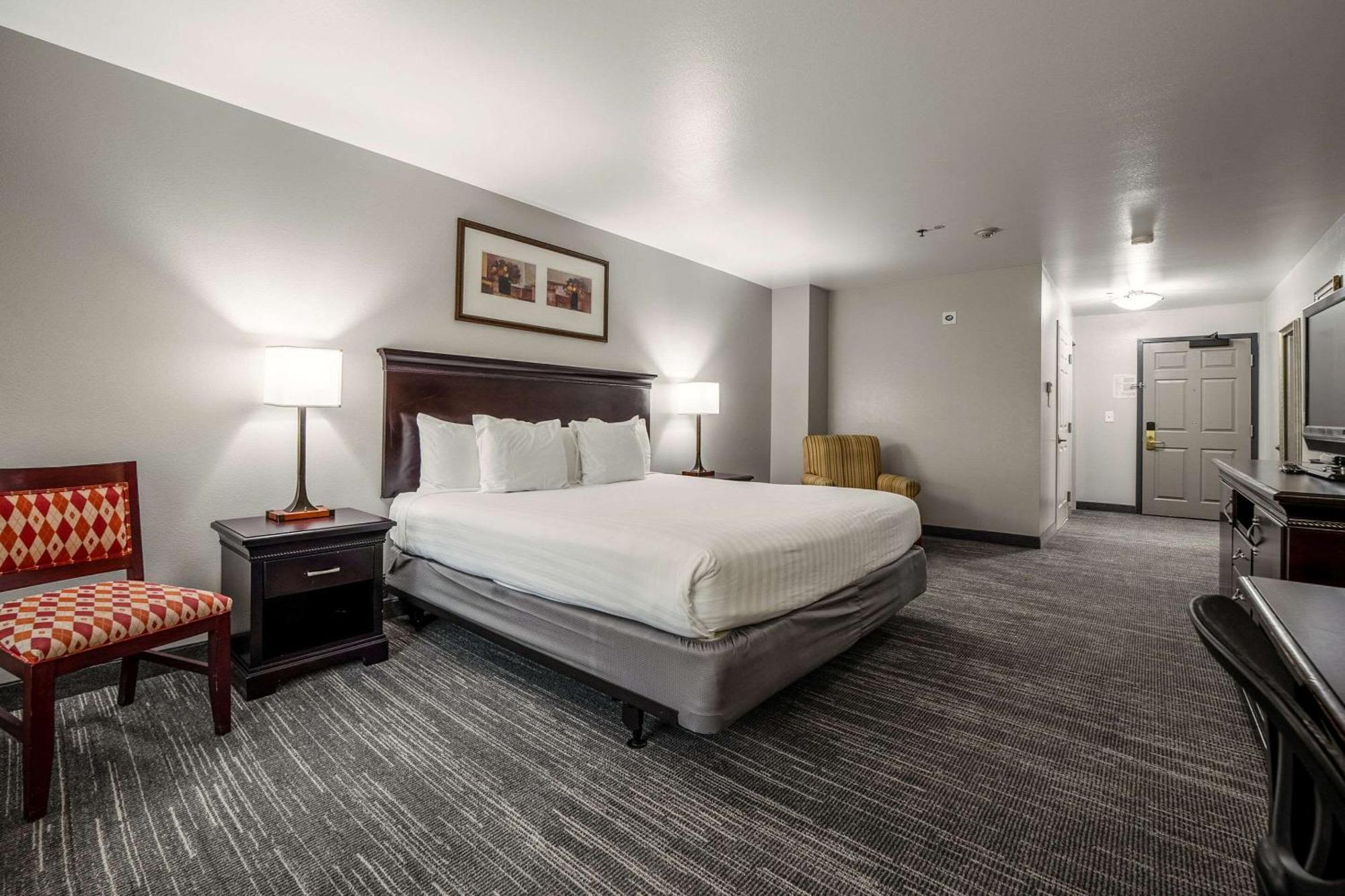 Country Inn&suites By Radisson, At Mills, Ca Hotel