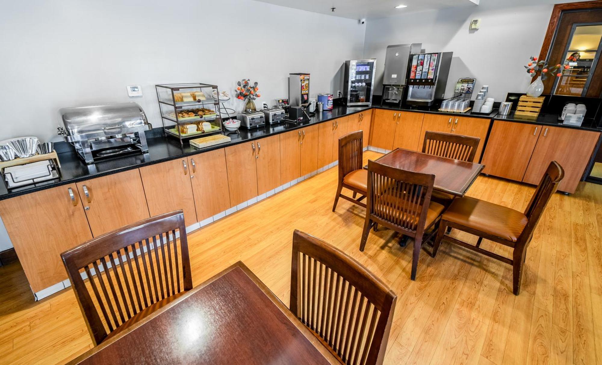 Country Inn&suites By Radisson, At Mills, Ca Ontario